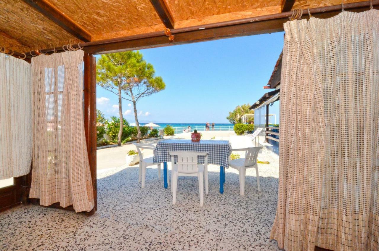 Oasis Beachfront Studios & Apartments, By Zantewize Alykanas  Exterior photo