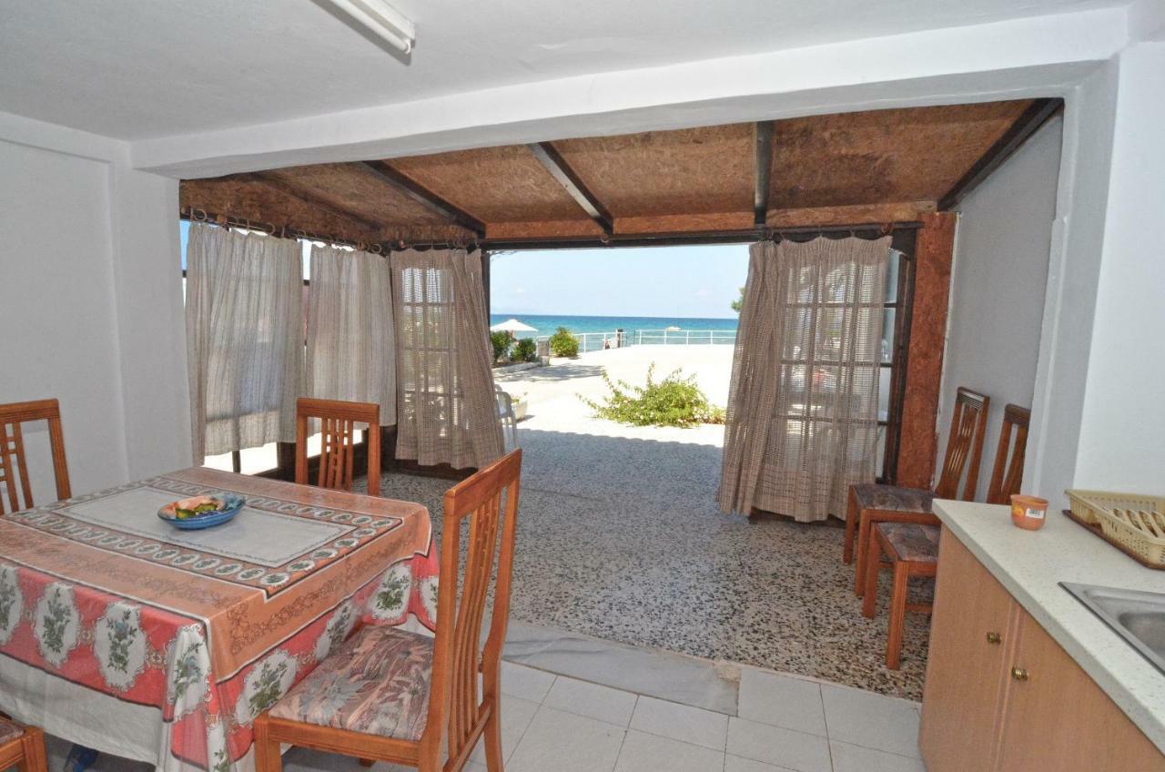 Oasis Beachfront Studios & Apartments, By Zantewize Alykanas  Exterior photo